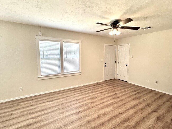 Building Photo - 1748 NE 20th St