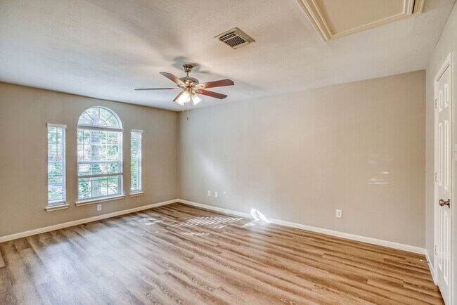 Foto del edificio - 2427 Ranch Hollow Ct