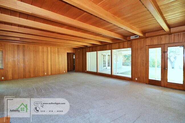 Foto del edificio - 3180 Wilshire Dr
