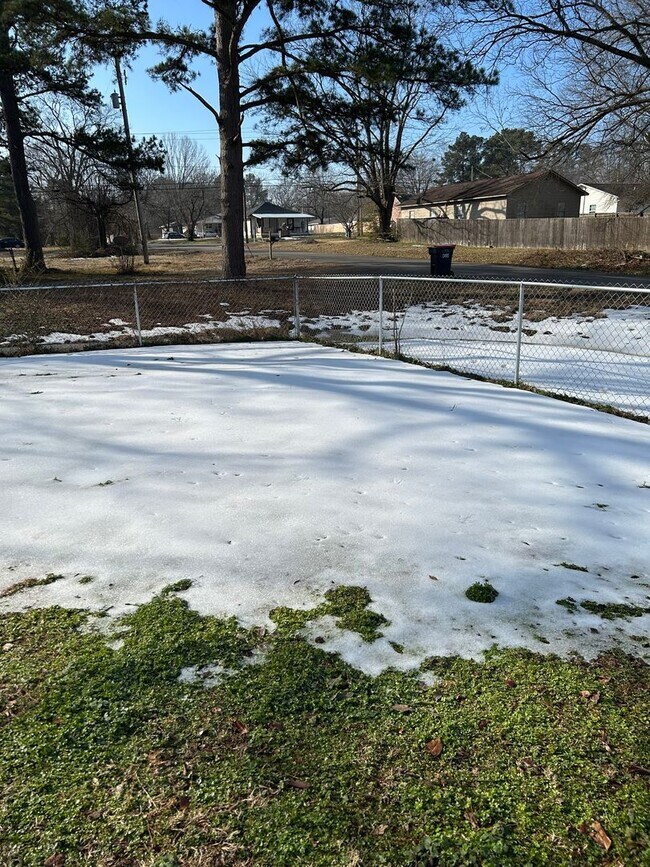 Foto del edificio - 904 E 5th St