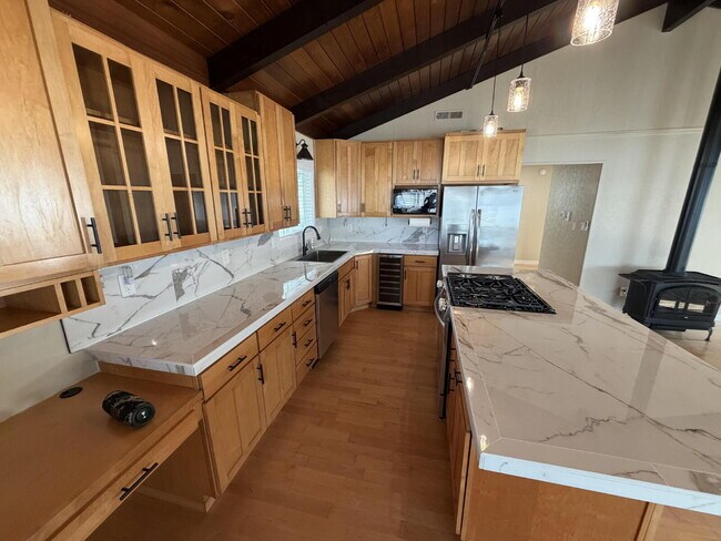 Foto del edificio - 2 Bedroom - 1 Bath Floating Home Available for Move In 1/16/2026!!