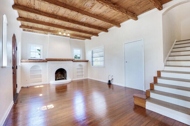 Foto del edificio - 359 Greenbriar Dr