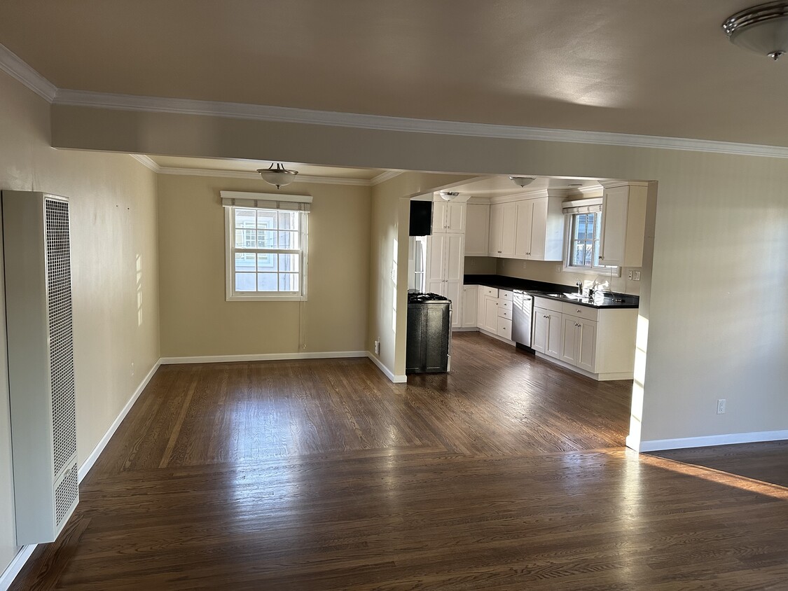 Kitchen 2 - 700 Live Oak Ave