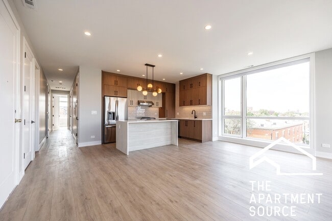 Building Photo - 2355 W Flournoy St