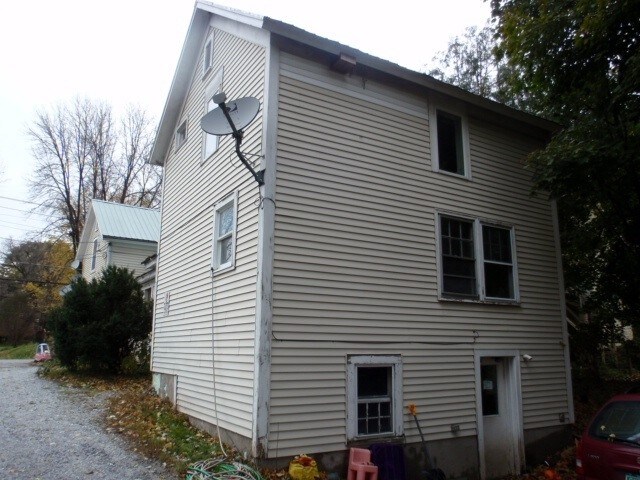 Building Photo - 54 Terrill St