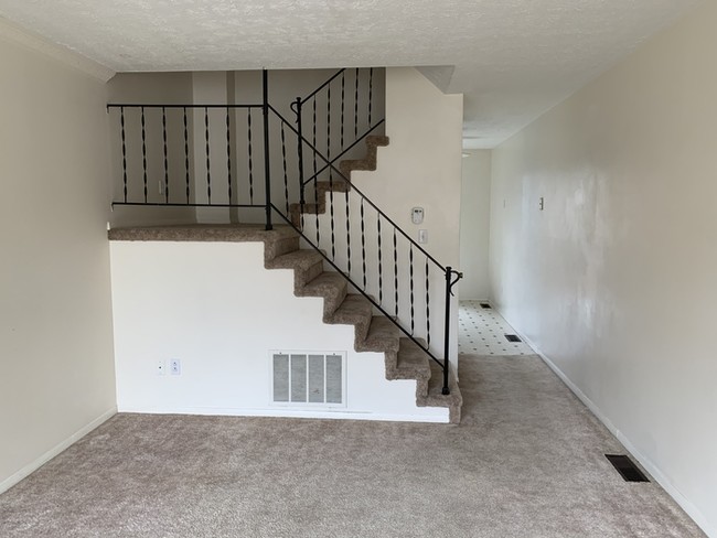 Building Photo - Apartment For Rent !