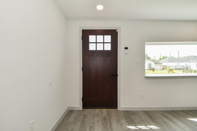 Foto del edificio - 4507 Kingsbury St