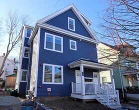 Building Photo - 14-16-16 Harriet St