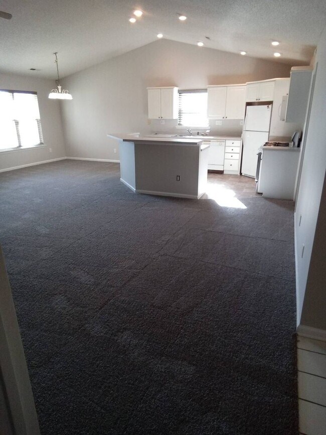 Foto del edificio - Ranch Home on Corner Lot with No HOA!