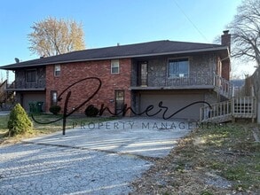 Building Photo - 1713 E T C Lea Rd