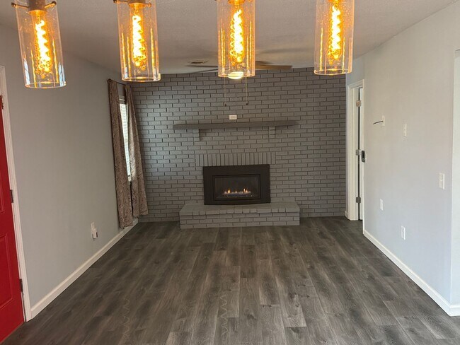 Foto del edificio - Check Out this price! Get it before it is gone!