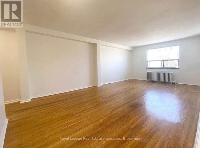 Building Photo - 237 Lakeshore Rd E