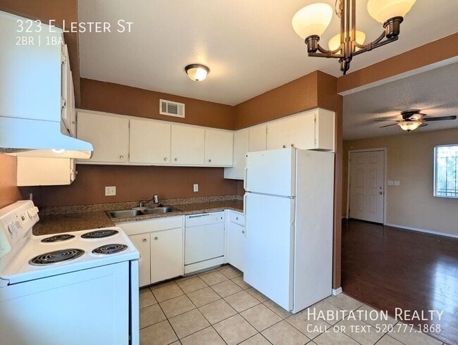 Building Photo - 323 E Lester St