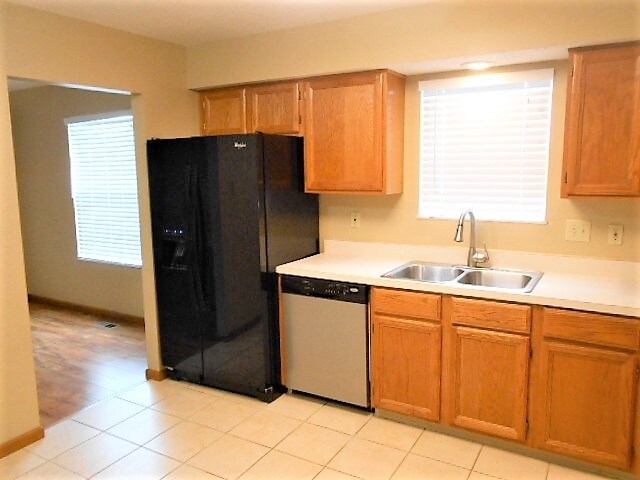 Building Photo - 4846 Grove Pointe Drive