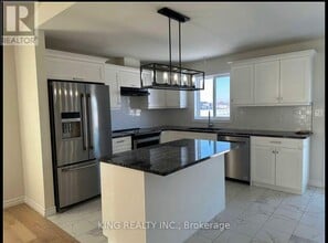 Building Photo - 1133 Aspen Ridge Cres