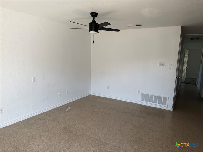 Foto del edificio - 809 W Avenue D