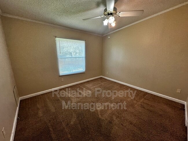 Building Photo - 101 Spring Branch Ln