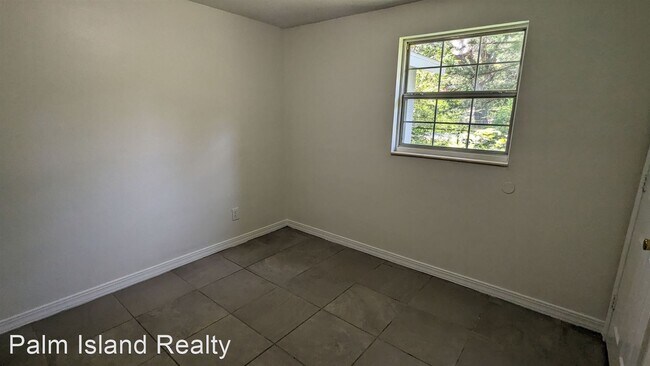 Building Photo - 3 br, 1 bath House - 775 Dunkirk St