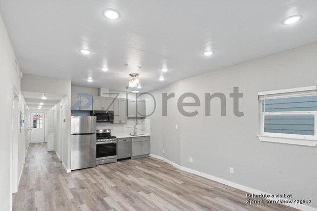 Building Photo - Unit