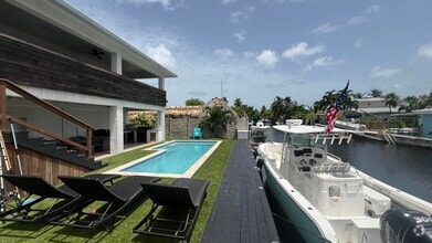 Building Photo - 1623 Venetian Dr