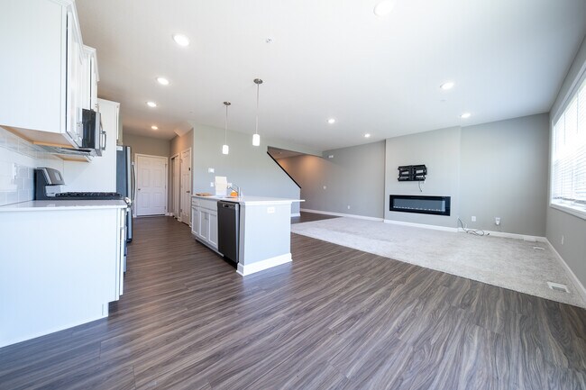 Foto del edificio - 1715 Emerson Ct