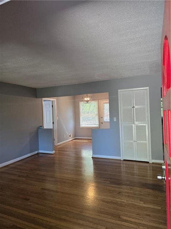 Foto del edificio - 2971 Belaire Cir