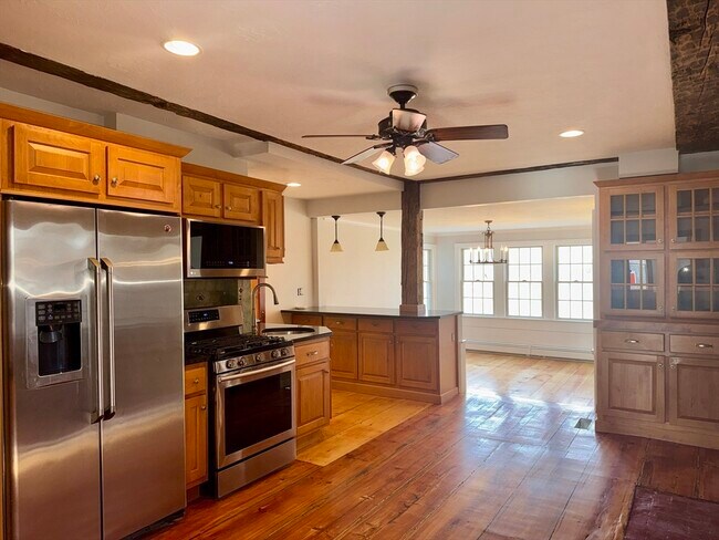 Building Photo - 25 Pine St