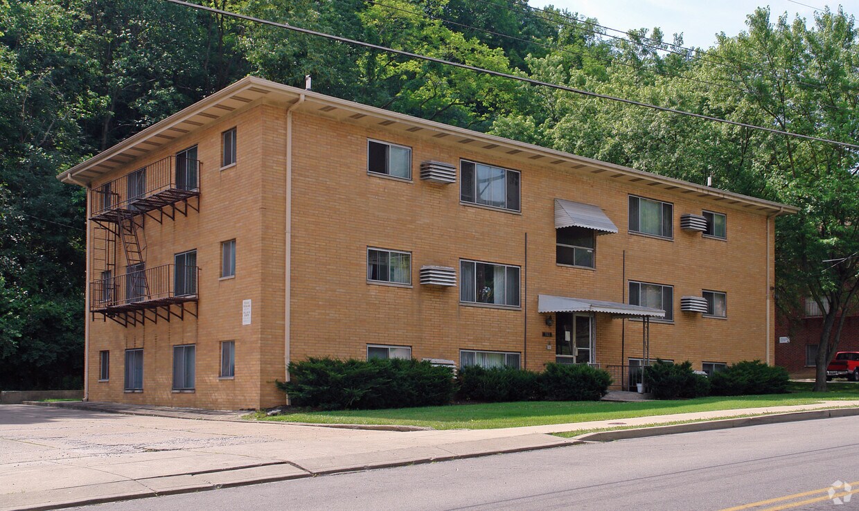 911 Highland Ave, Covington, KY 41011 Apartments in Covington, KY