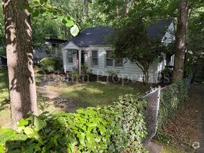 Building Photo - 125 Woodbriar Rd