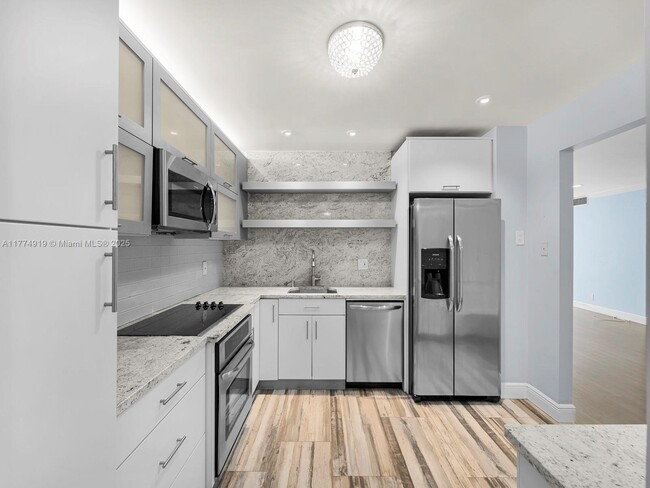 Building Photo - 2301 S Ocean Dr