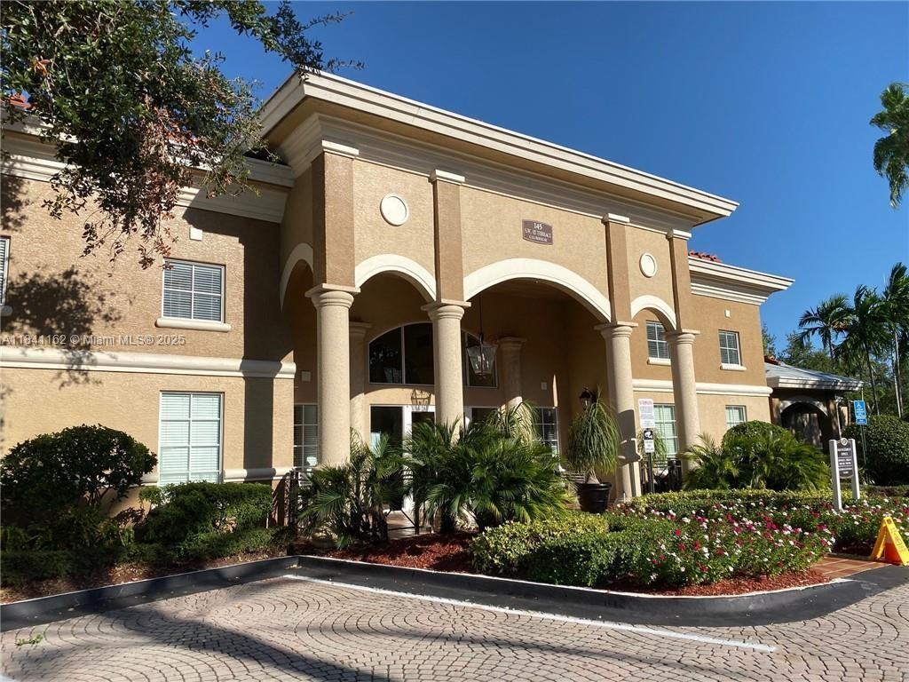 Foto principal - 11700 SW 2nd St