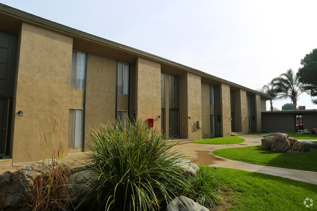 Building Photo - The Courtyard