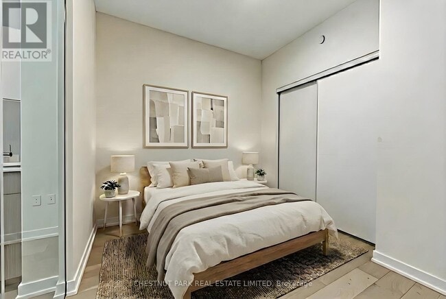 Photo du bâtiment - 840 St Clair Ave W