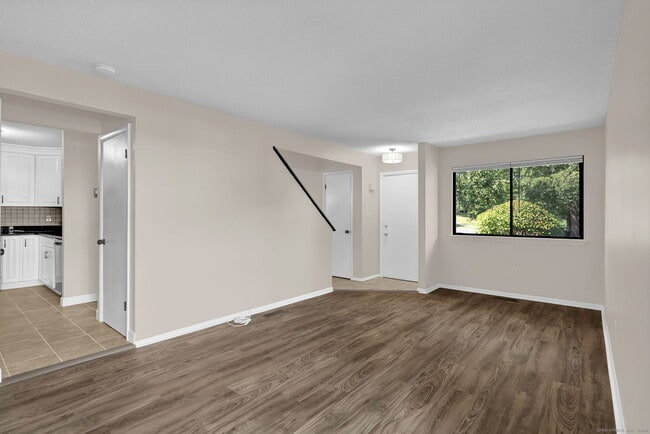 Building Photo - 293 Cottonwood Rd