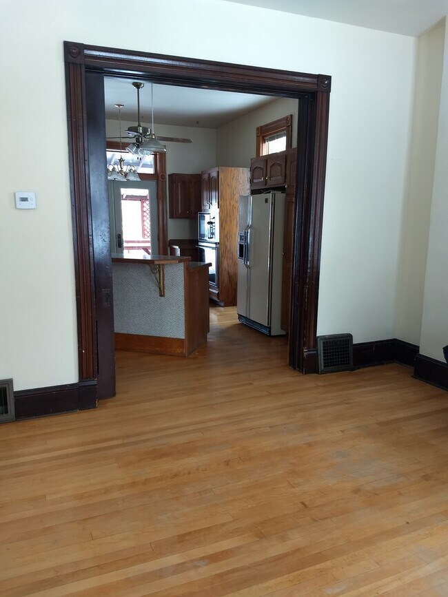 Building Photo - Two Bedroom Home! Fenced in yard! Pet Nego...