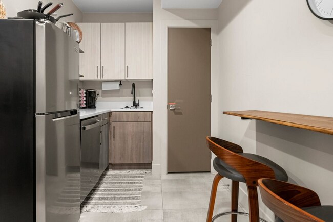 Foto del edificio - 1348 Zenobia St