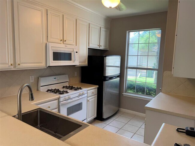 Building Photo - 4620 W William Cannon Dr