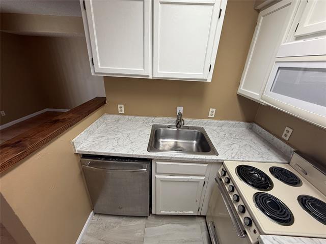 Building Photo - 2301 Basil Dr