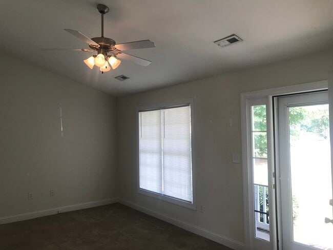 Building Photo - 1120 Crescent Meadows Dr