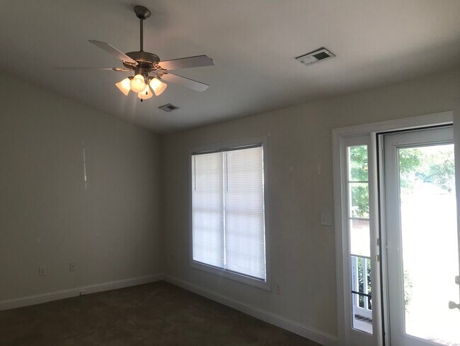 Foto del edificio - 1120 Crescent Meadows Dr