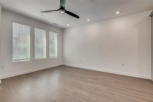 Building Photo - 403 Pratt Dr
