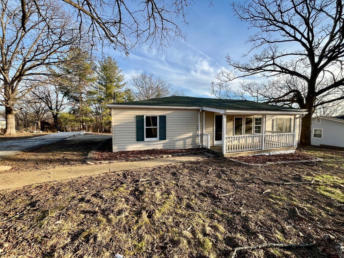 Primary Photo - 3 Bed | 1 Bath | House