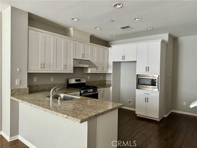 Foto del edificio - 3248 Pebblebrook Rd