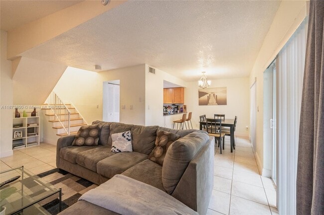 Building Photo - 10600 La Placida Dr