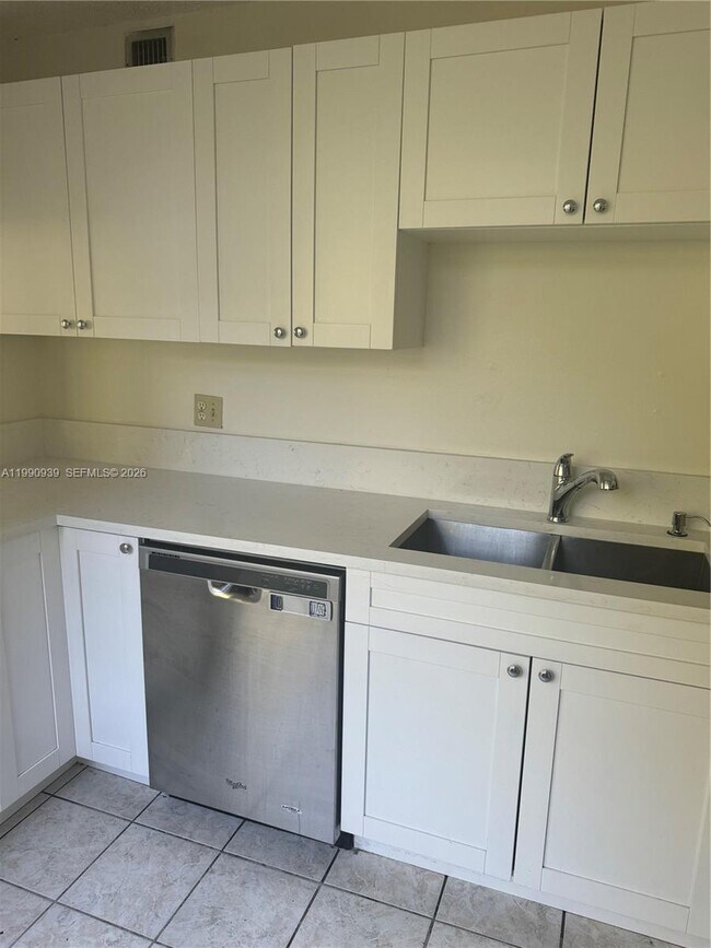 Foto del edificio - 9450 Live Oak Pl