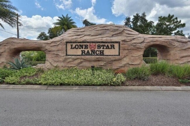 Foto del edificio - 15662 Stable Run Dr