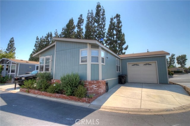Building Photo - 2851 Rolling Hills Dr