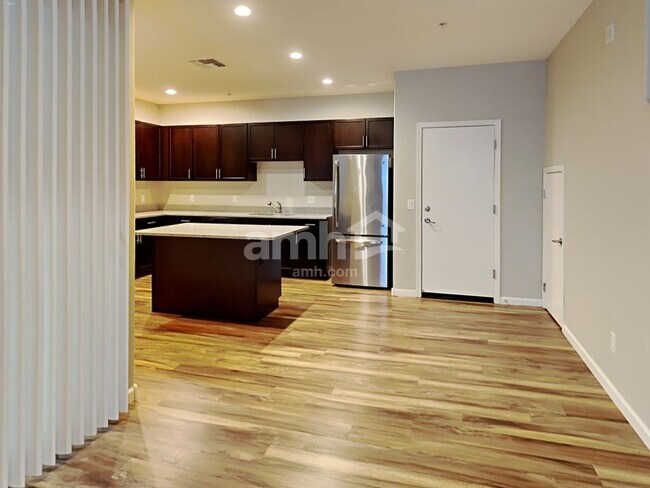 Foto del edificio - 20701 W Stone Hill Rd