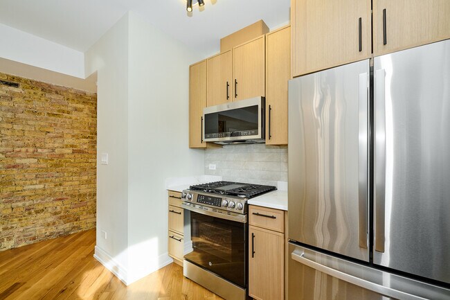 Foto del edificio - 5200 N Winthrop Ave