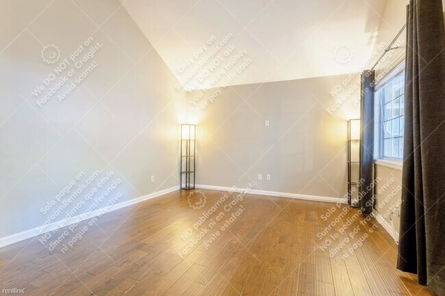 Foto del edificio - 2 br, 2.5 bath Condo - 1468 Briarwood Rd N...